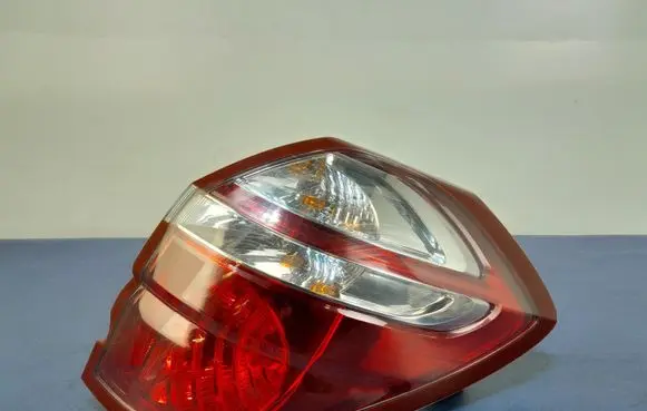 Subaru Outback Rear/tail lights 220-20952