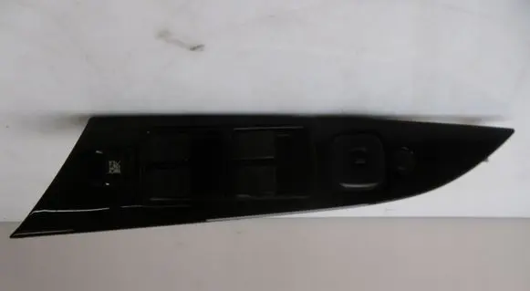 Mazda 3 I Tailgate/trunk/boot open switch 