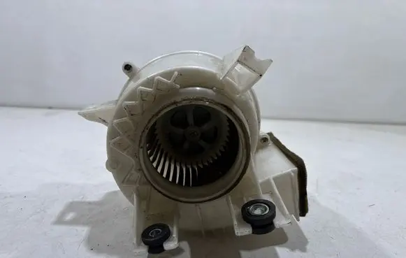 Toyota Prius (XW30) Hybrid/electric vehicle battery fan G923047020 1173001111