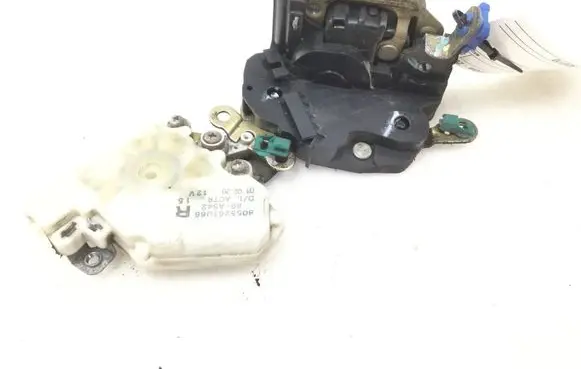 Nissan Almera Tino Front door lock 8055261U66