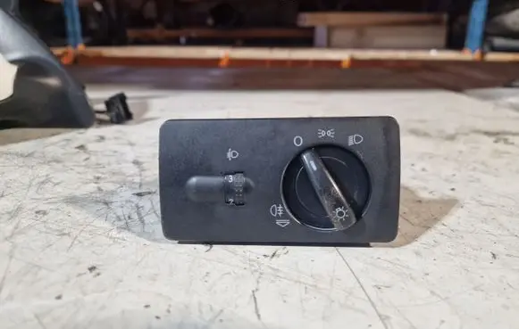 Skoda Fabia Mk1 (6Y) Light switch 6Y1941531K