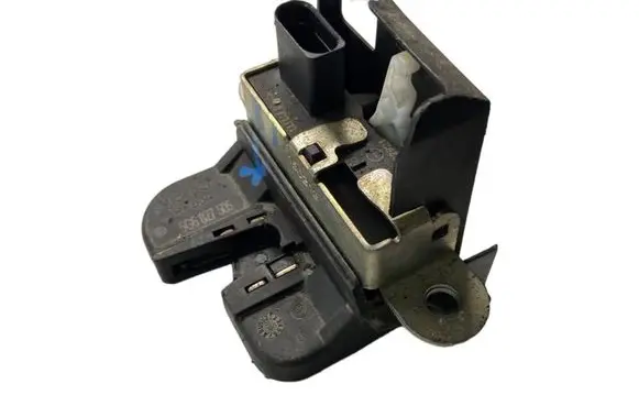 Volkswagen Golf VII Tailgate/trunk/boot lock/catch/latch 5G6827505