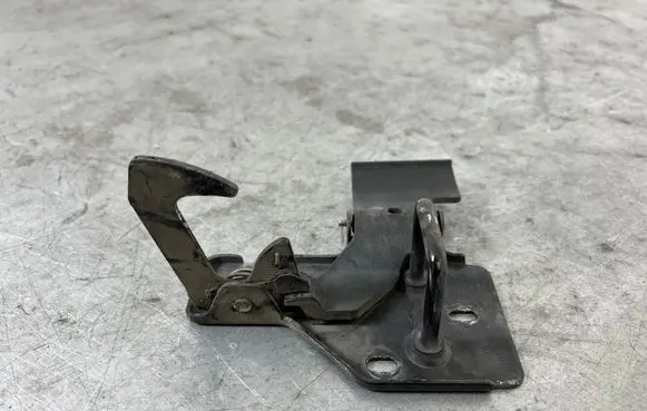 Audi Q7 4L Engine bonnet/hood lock/latch loop/hook 4L0823480