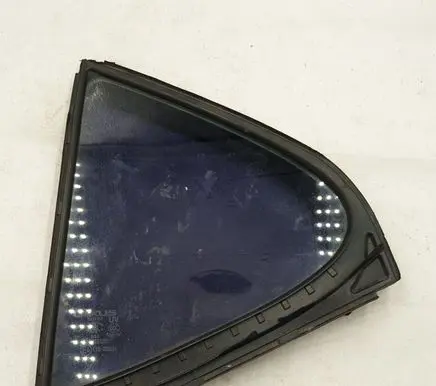 Lexus IS 220D-250-350 Rear vent window glass 6818953030