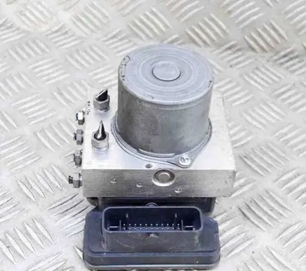 Mercedes-Benz E W212 ABS Pump 0265242370 A2124310148