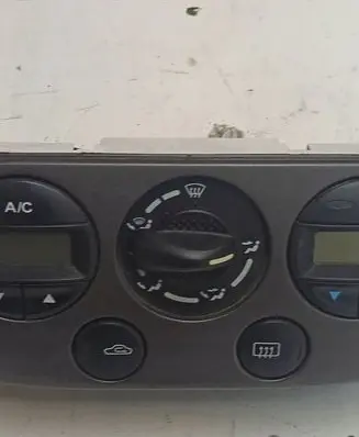 Nissan Primera Climate control unit 275109F601