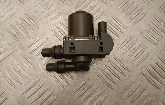 BMW 6 F06 Gran coupe Coolant heater control valve 8514557 17128514557 1712851455704