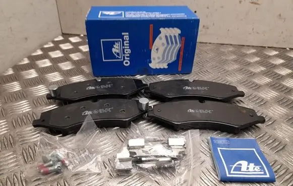 Land Rover Range Rover Sport L320 Brake pads (rear) 13046027622