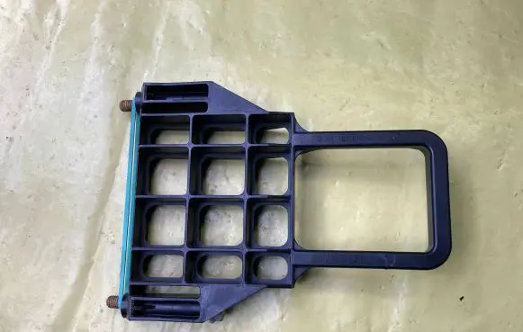 Mercedes-Benz B W245 Battery bracket A1696102136