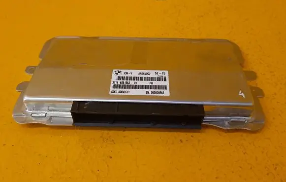 BMW 3 F30 F35 F31 Air suspension control unit module (rear) 6881583