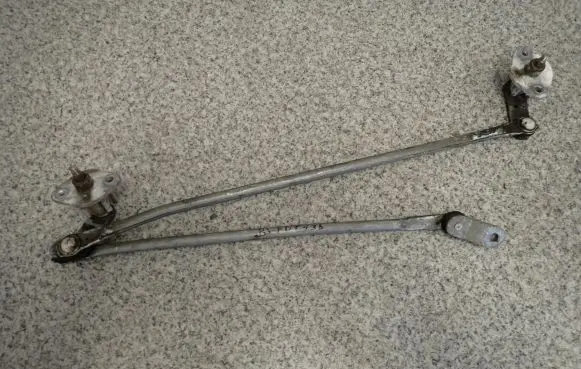 Mazda 323 Front wiper linkage 