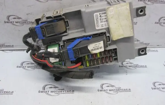 Citroen C5 Fuse module 01368890080