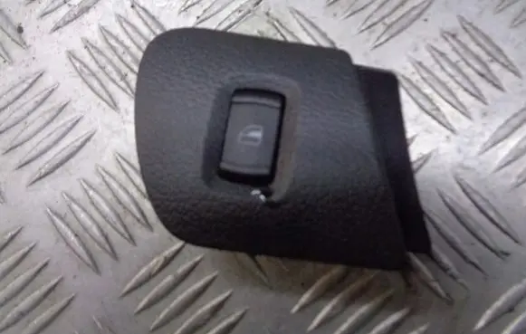 Skoda Octavia Mk1 (1U) Electric window control switch