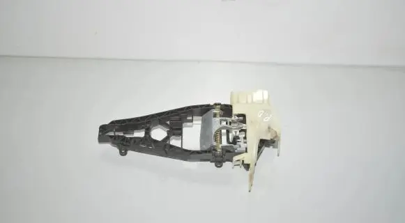 Front door exterior handle/bracket