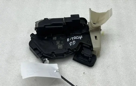 Audi Q4 e-tron Front door lock 5TC837016D