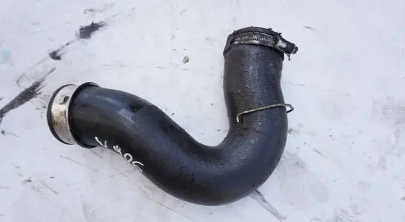 Air intake hose/pipe
