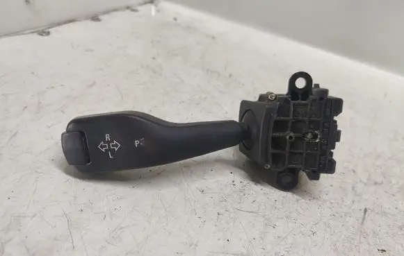 BMW 3 E46 Indicator stalk 8363668