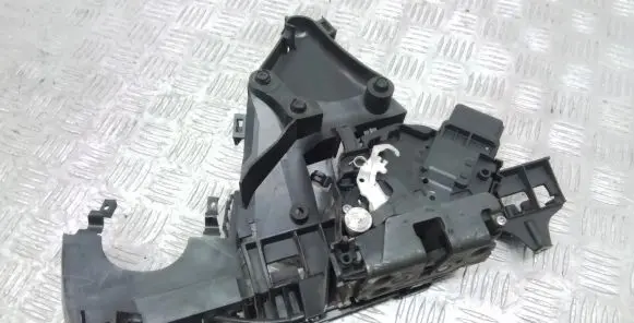Volvo XC60 Front door lock 30799308 30784046