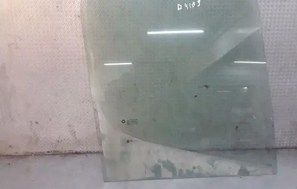 Opel Vivaro Front door window glass four-door