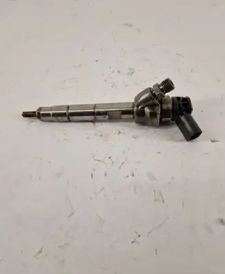BMW 3 F30 F35 F31 Fuel injector 0445110382
