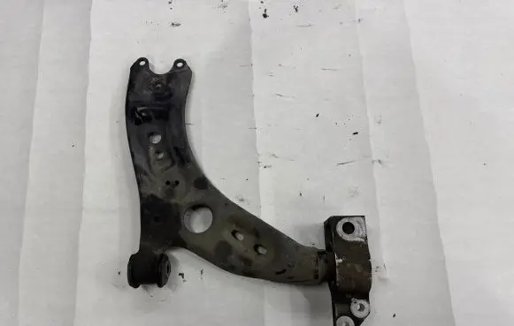 Volkswagen PASSAT CC Front lower control arm/wishbone