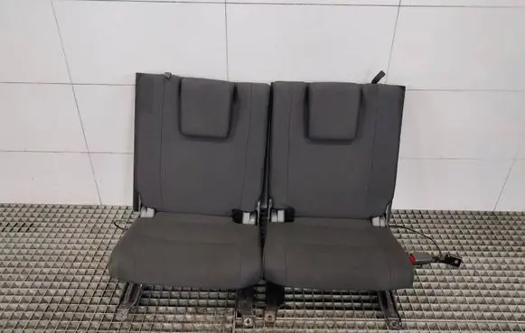 Mitsubishi Outlander Third row seats