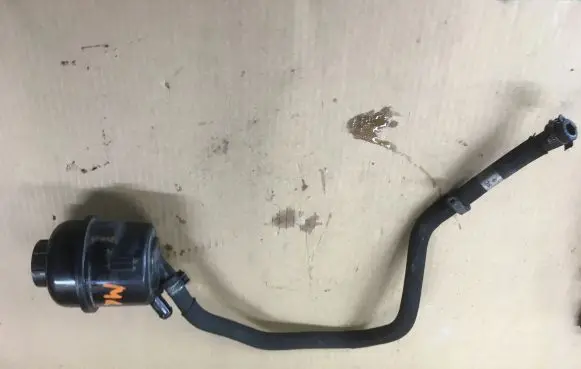Power steering fluid tank/reservoir