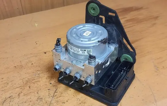 Volkswagen Golf VIII ABS Pump 5WA614517BL