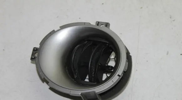Nissan Juke I F15 Dashboard side air vent grill/cover trim 68761