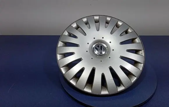 Volkswagen Golf IV R17 wheel hub/cap/trim 3C0601147D