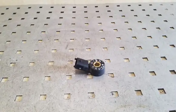 Opel Astra J Detonation knock sensor 55563372