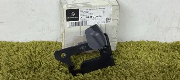 Mercedes-Benz CLS C218 X218 Engine bonnet/hood lock/latch loop/hook A2188800064 2188800064