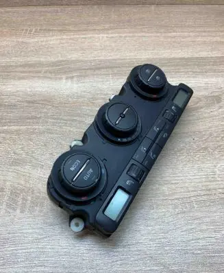 Skoda Octavia Mk2 (1Z) Climate control unit 74241060 14100551