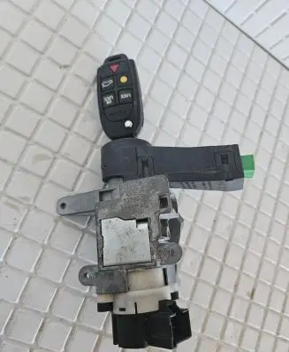Volvo XC90 Ignition lock 8626324 16184
