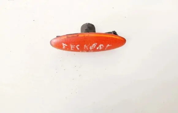 Ford Mondeo MK II Front fender indicator light 95GG13K309AA