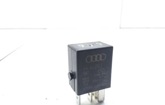 Volkswagen Golf VI Hazard warning light relay 4H0951253C V23374A1001X010
