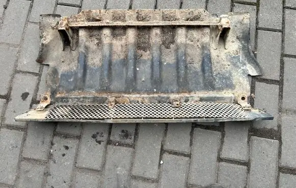 Mitsubishi Pajero Engine splash shield/under tray 