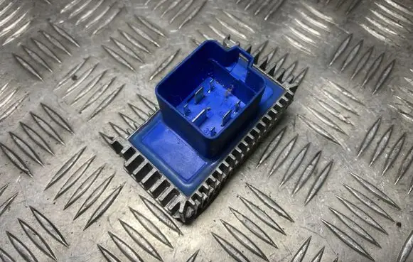 Opel Astra H Glow plug pre-heat relay GSE142