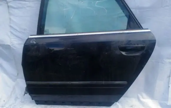 Audi A8 S8 D3 4E Rear door juoda
