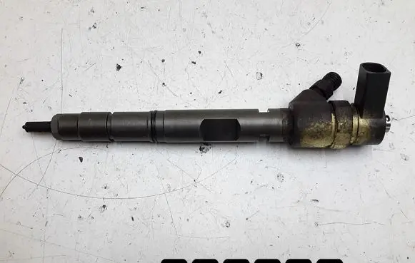 Audi A8 S8 D3 4E Fuel injector 0445110158