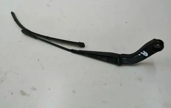 Mercedes-Benz A W169 Front wiper blade arm A1698200240