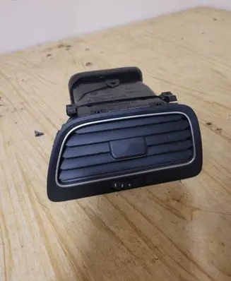Volkswagen Golf VII Dashboard side air vent grill/cover trim