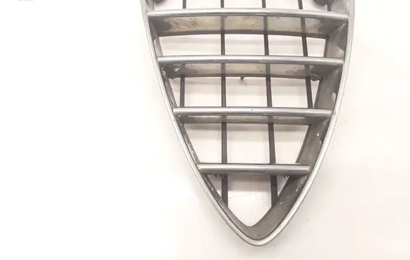 Alfa Romeo 159 Front bumper upper radiator grill