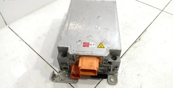 Voltage converter inverter