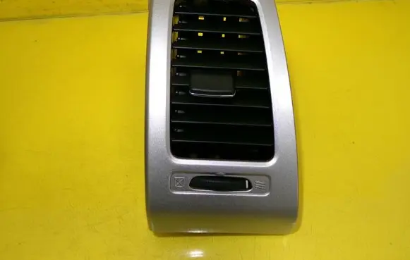 Suzuki Liana Dashboard side air vent grill/cover trim 