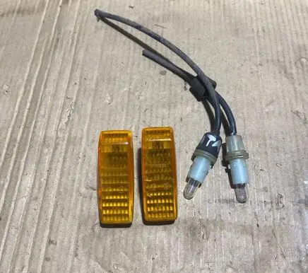 Mercedes-Benz 190 W201 Front fender indicator light 