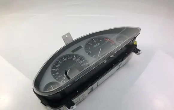Mitsubishi Carisma Speedometer (instrument cluster) MR915236