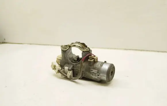 Subaru Legacy Ignition lock