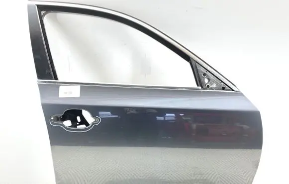 BMW 5 E60 E61 Front door A68