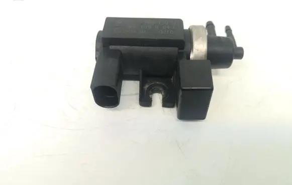 Audi A4 S4 B6 8E 8H Turbo solenoid valve 8E0906628A 72290330